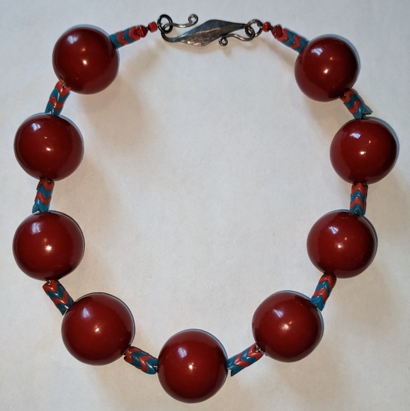 VTG CHUNKY PLASTIC BEADED NECKLACE - Picture 3 of 7